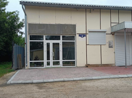 установка входной группы в магазин